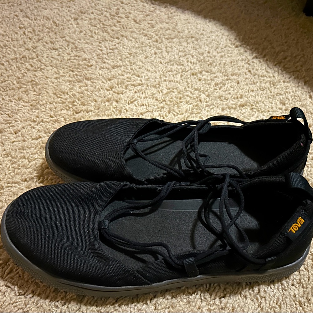 Teva Maryjanes size 9
